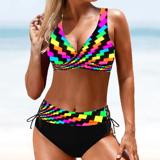 Fargerik bikini med prikker og leopardmønster